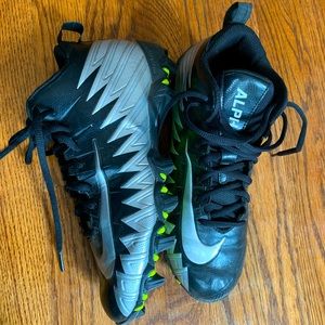 Nike Men’s Alpha Menace Shark Cleats